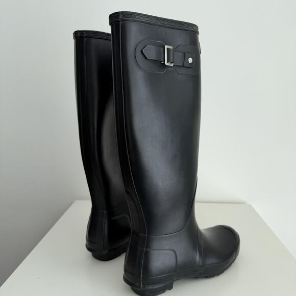 Hunter Original Tall Boots Womens 8 Black Matte Rain Waterproof Rubber Buckle 39 - Picture 6 of 11